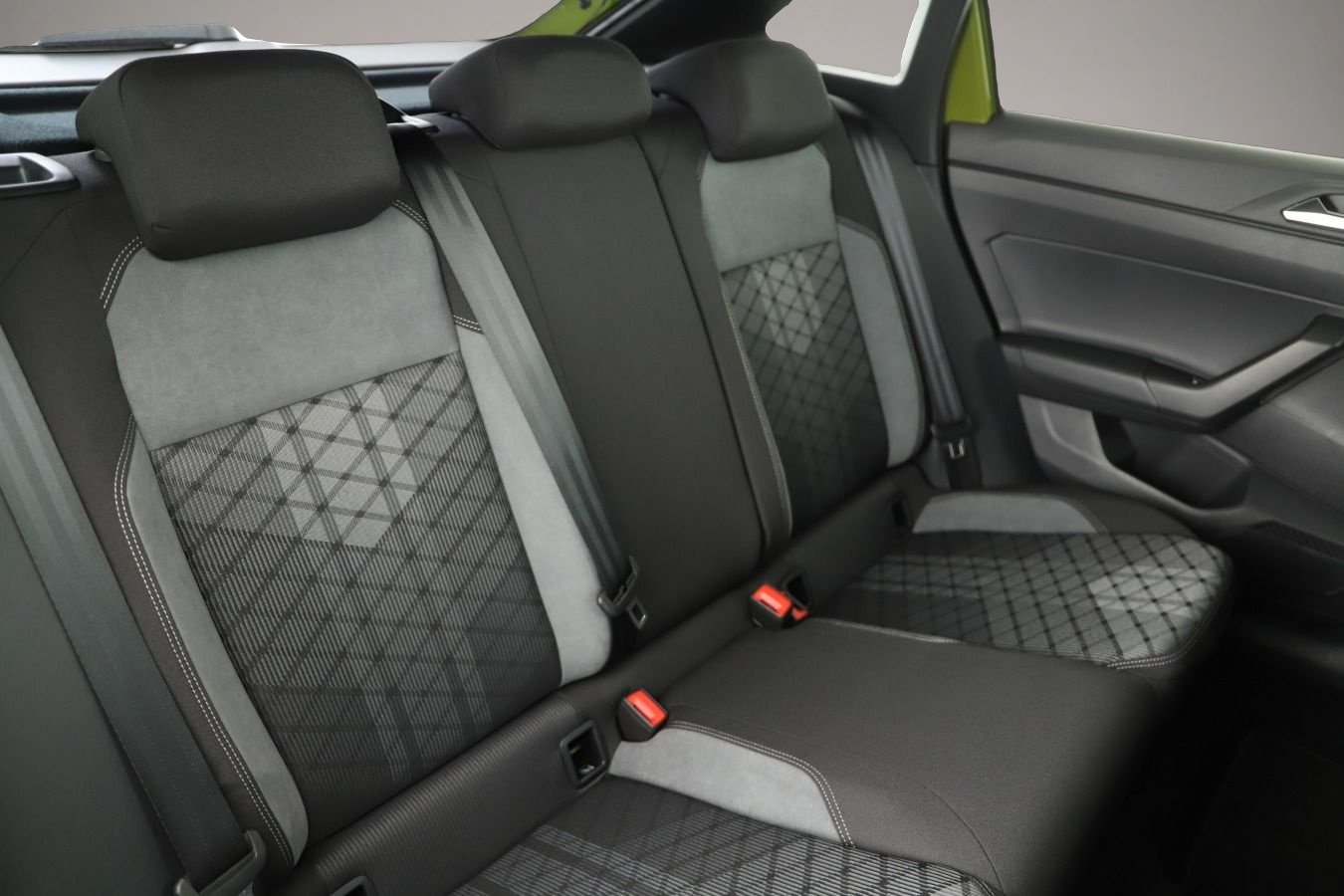 Fotografie des Volkswagen Taigo 1.0 TSI DSG R line IQ.Light ACC Kamera App