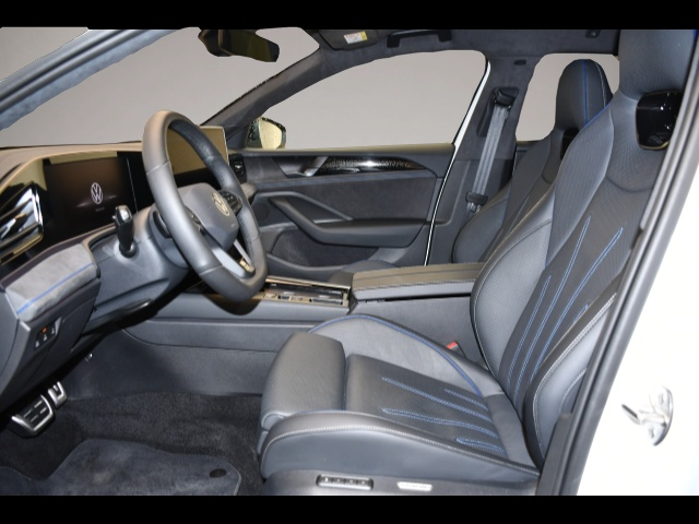 Bild 3 Volkswagen Passat Variant 2.0 TSI 4M DSG R-Line Matrix/Stan