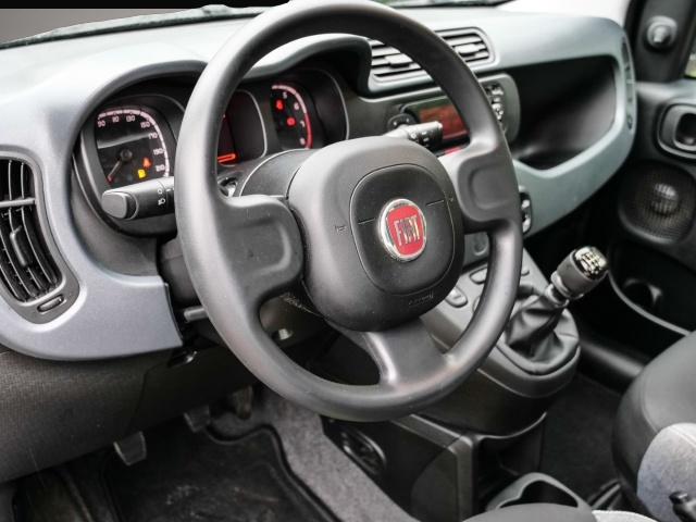 Bild 3 Fiat Panda Hybrid Klima Tagfahrlicht Radio ZV ABS Ser