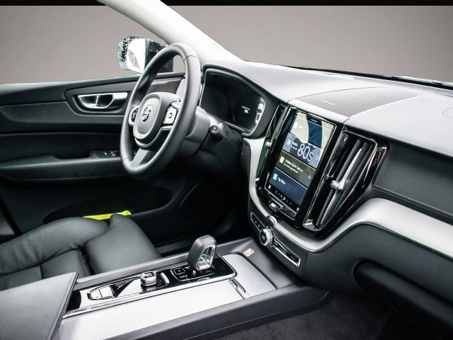 Bild 3 Volvo XC60 Ultra Dark Recharge Plug-In Hybrid AWD T8 T