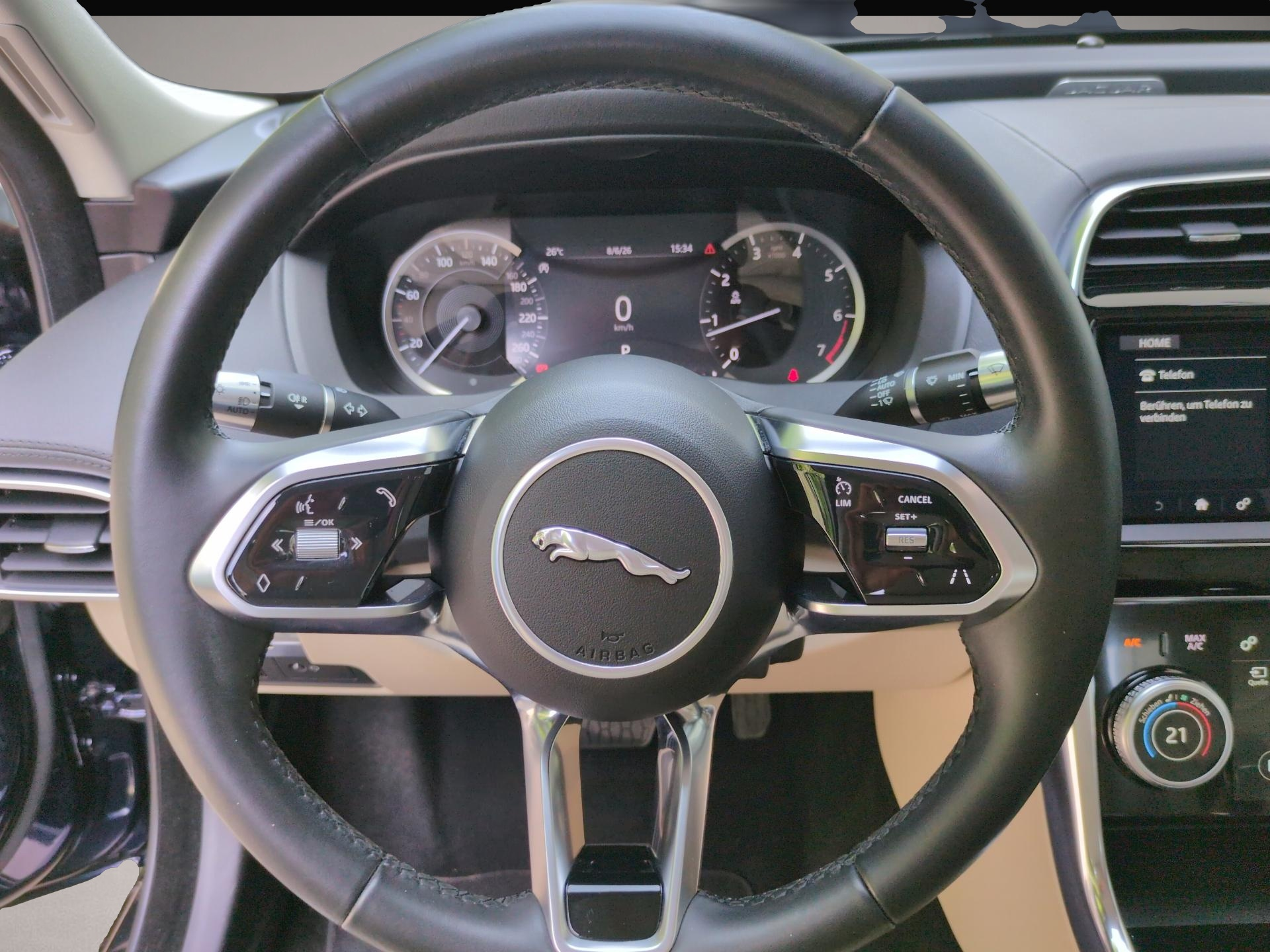 Bild 5 Jaguar XE P250 S Kamera LED PDC Keyless Temp. SHZ DAB+