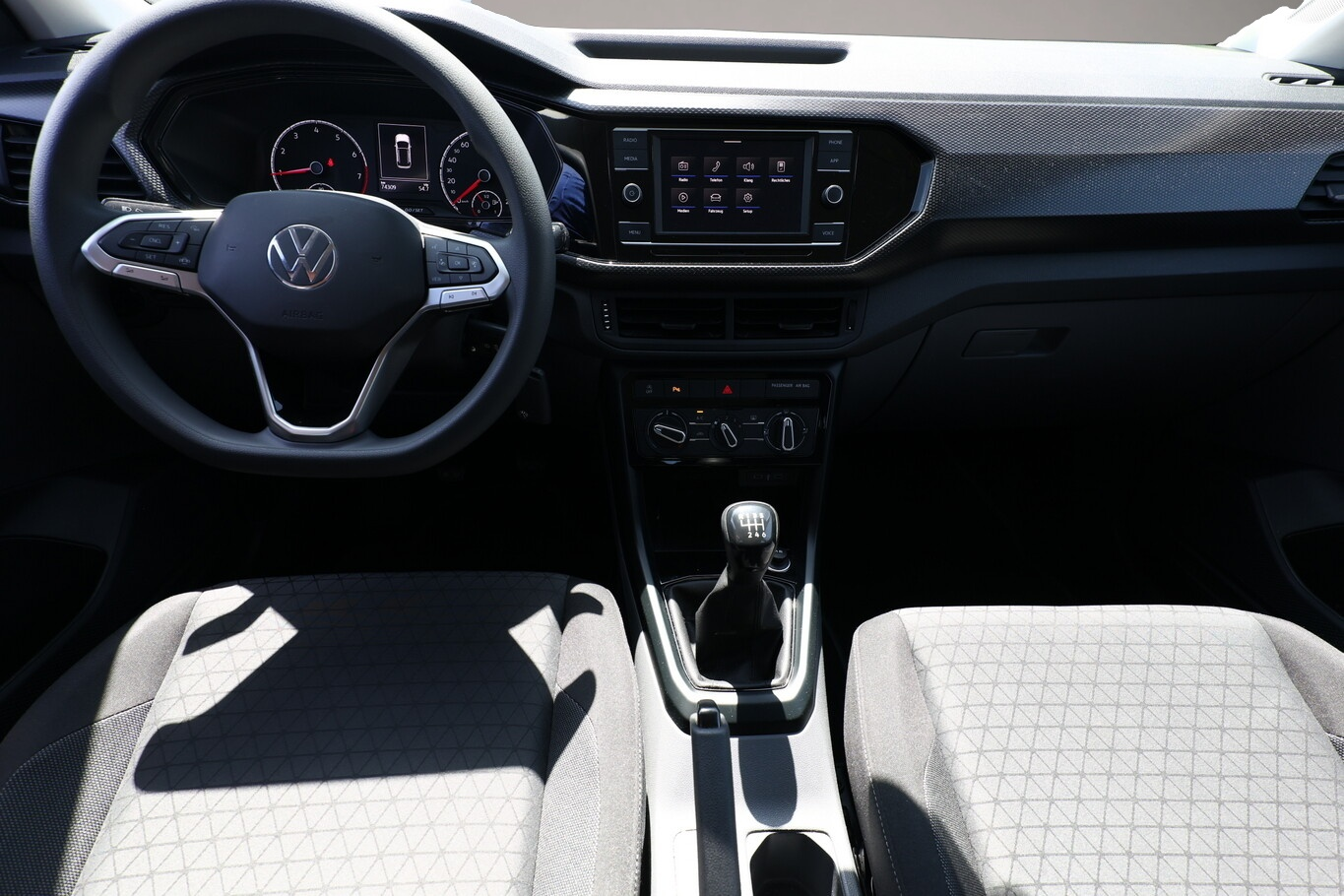 Bild 7 Volkswagen T-Cross 1.0 TSI 110 Life CompC PDC LM16Z LaneAs