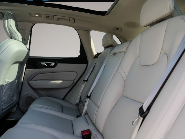 Bild 5 Volvo XC60 Ultimate Bright AWD B4 Diesel EU6d HUD Stan