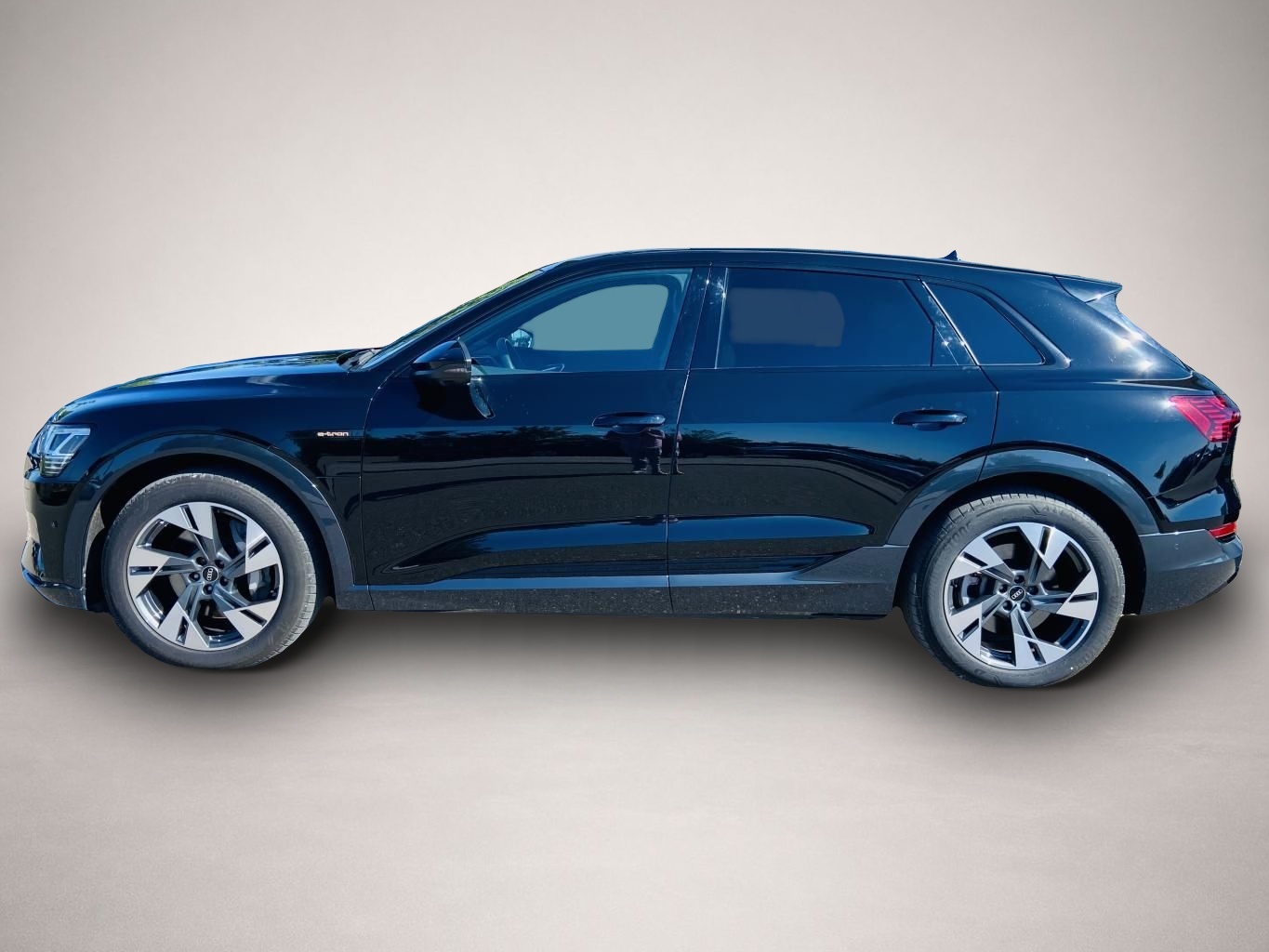 Bild 2 Audi e-tron 55 advanced quattro S-LINE OPTIK-BLACK AS