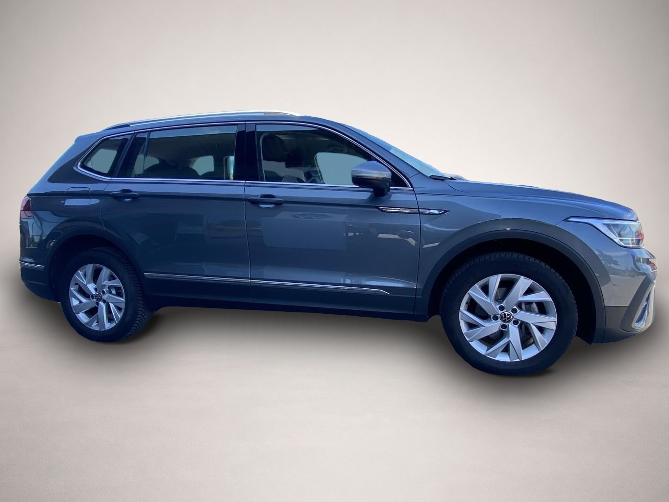 Fotografie 6 des Volkswagen Tiguan Allspace 1.5 TSI DSG LIFE 7-SITZER+AHK+AC