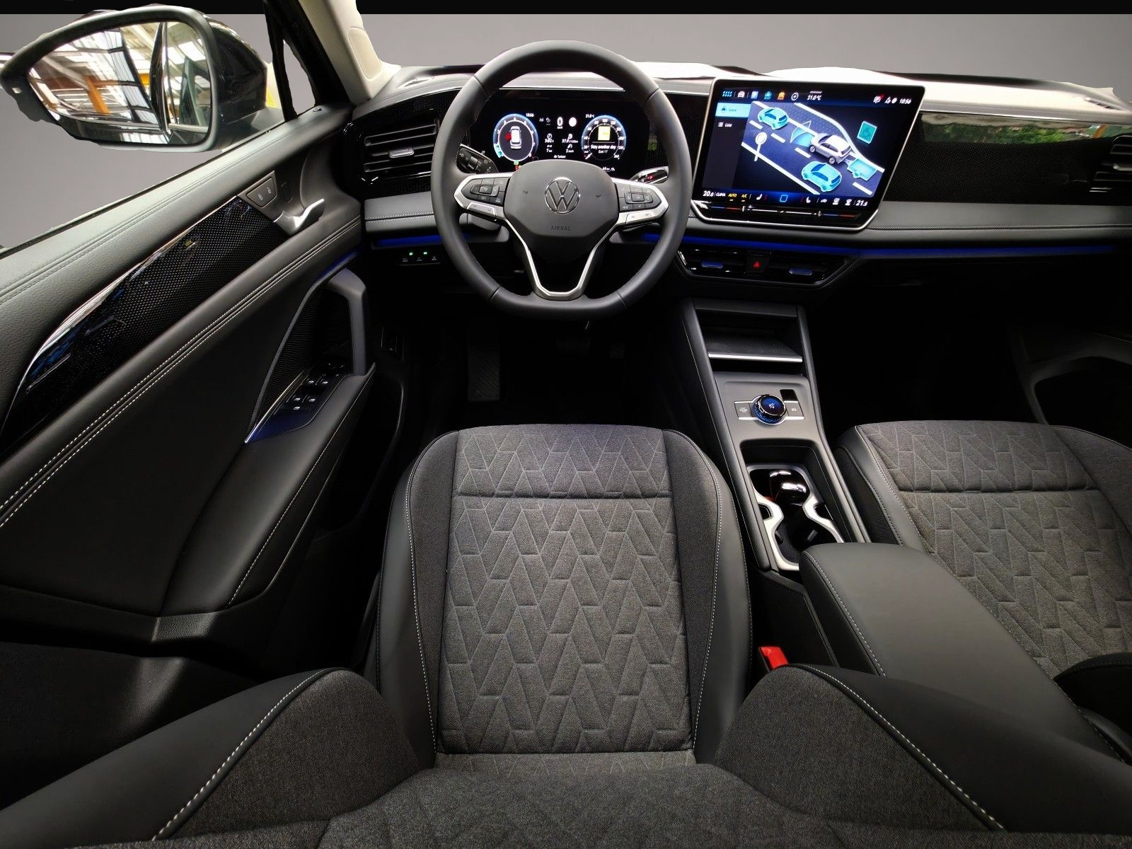 Fotografie 5 des Volkswagen Tiguan 1,5 eTSI People el.schw.AHK Sicherheit...