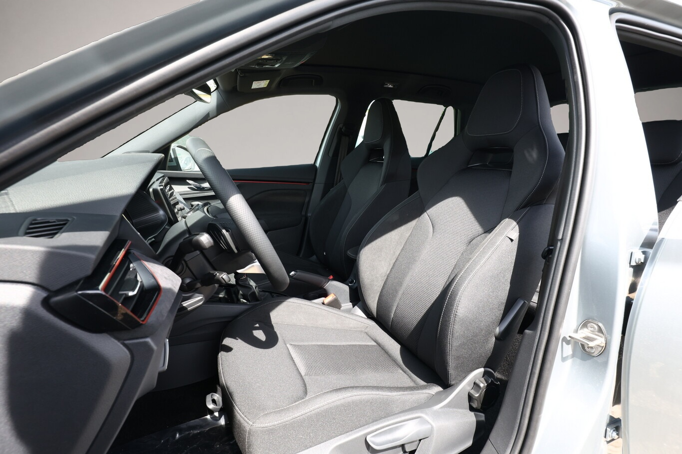 Bild 5 Skoda Kamiq DSG Dynamic Pano ACC SideA Kam Kessy SHZ