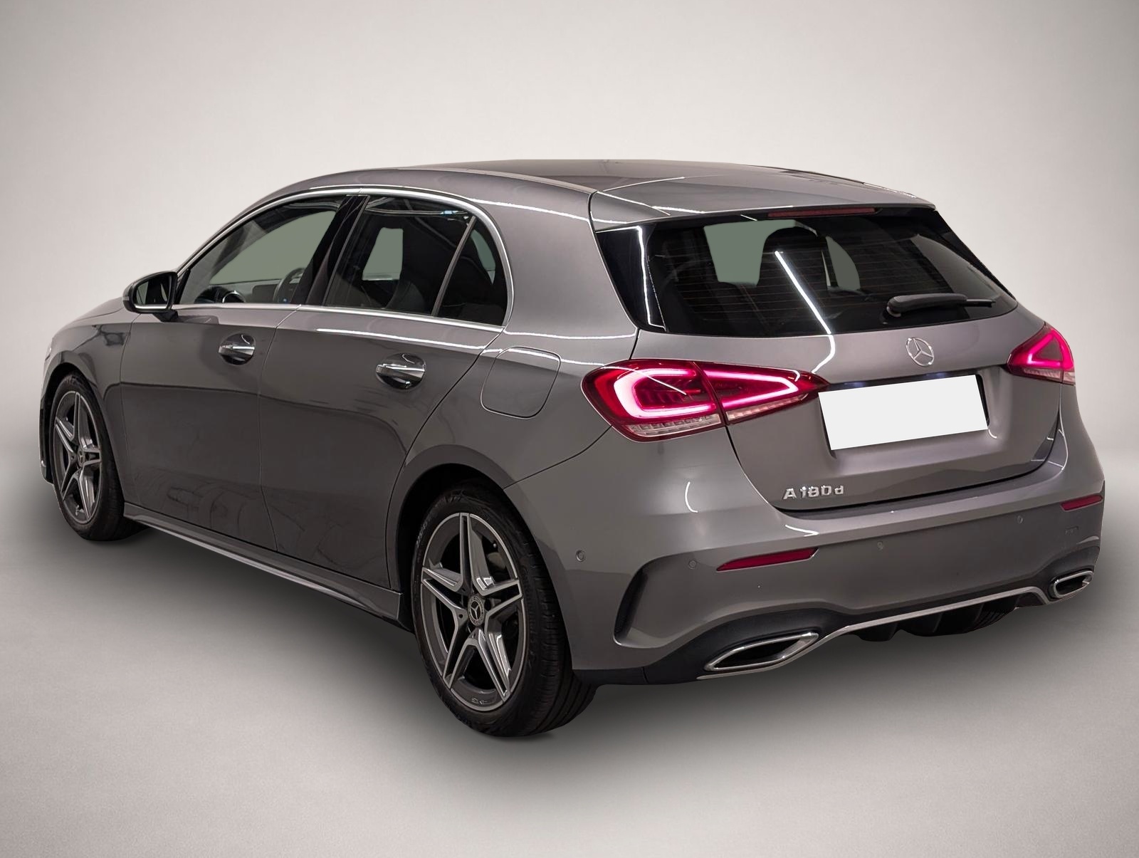 Bild 3 Mercedes-Benz A 180 A 180d AMG-Line LED/Navi/SHZ/PDC/Tempom./18-LM