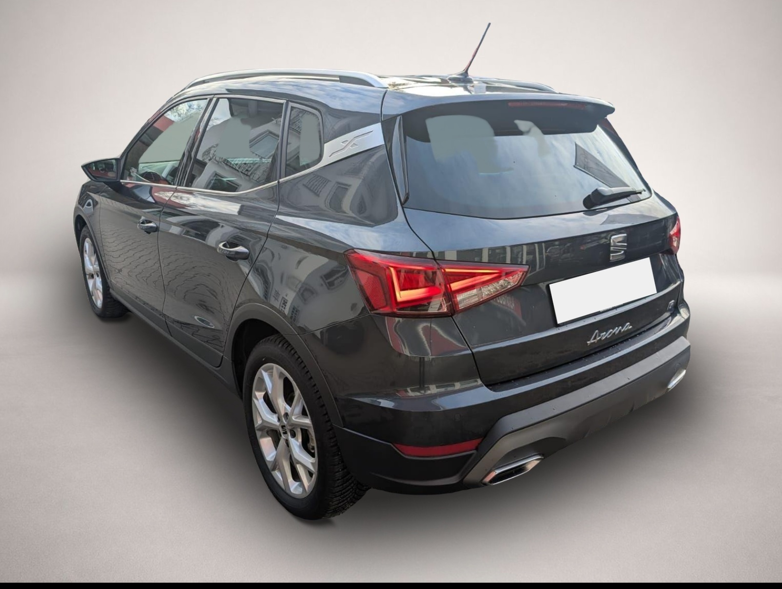 Fotografie des Seat Arona 1.0 TSI FR Navi LED SHZ PDC DAB