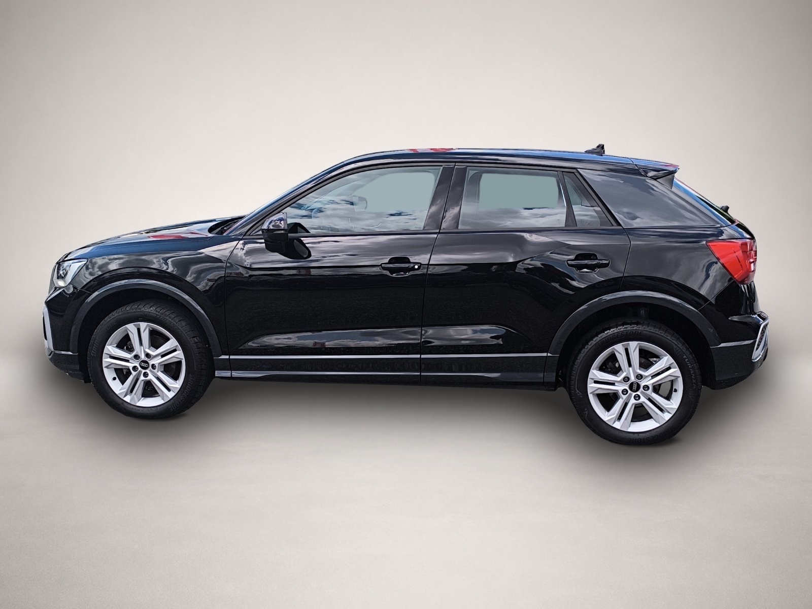 Bild 4 Audi Q2 35 TFSI advanced PDC RFK SHZ