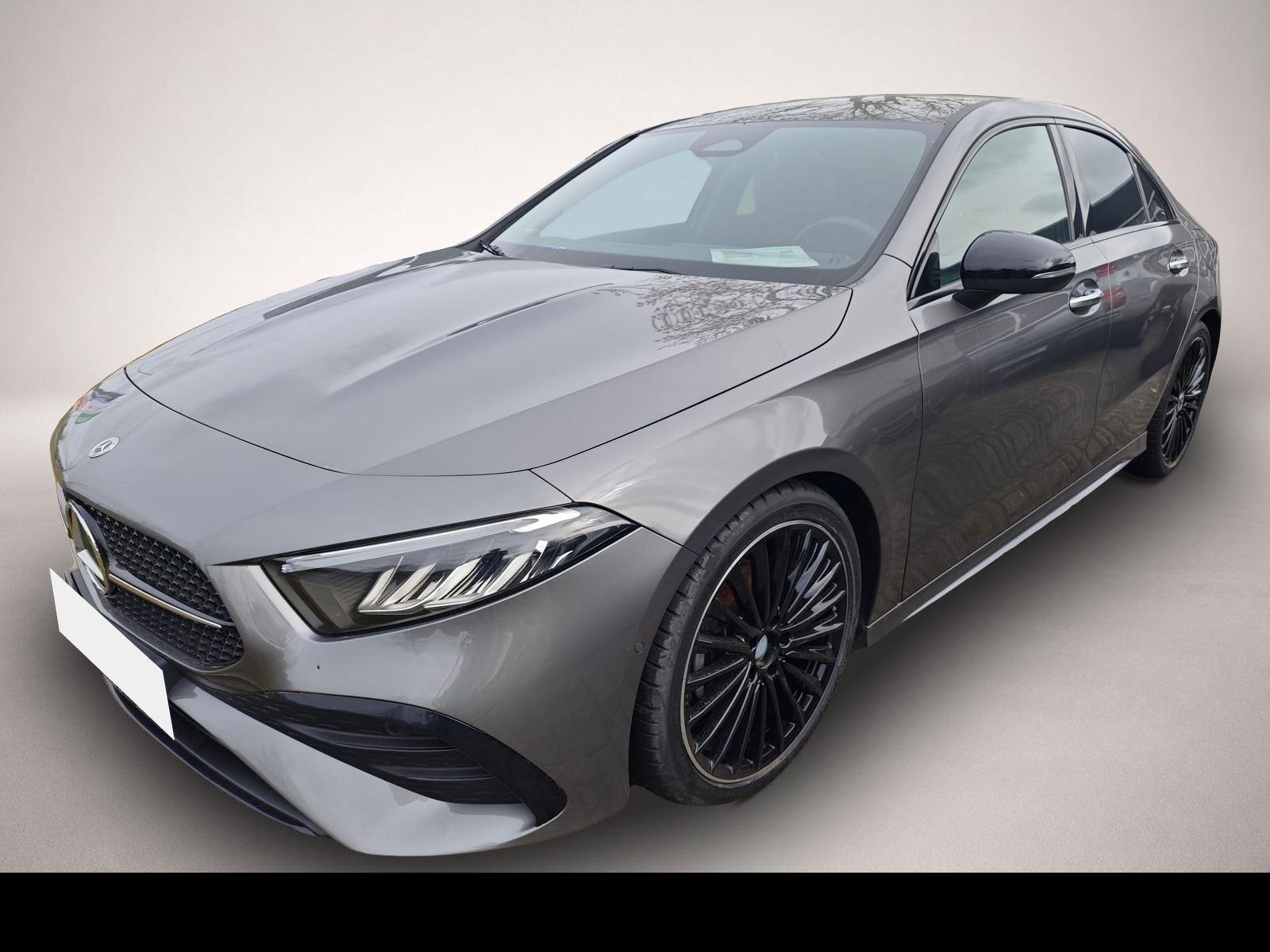 Fotografie Mercedes-Benz A 180 A180 CDI AMG Line NIGHT Burmester UVM Limousine