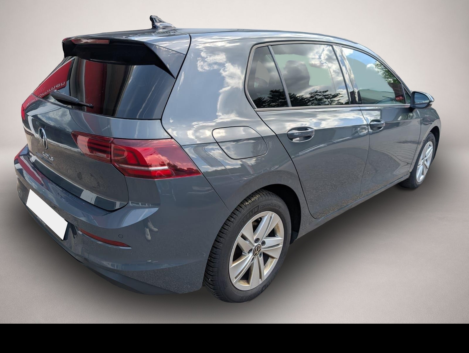 Bild 2 Volkswagen Golf 1.5eTSI Life LED App ACC SHZ PDC