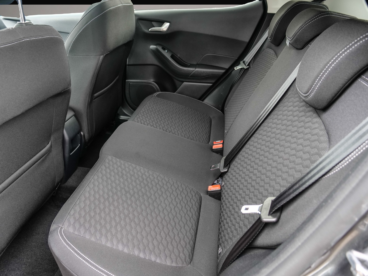 Bild 6 Ford Fiesta Titanium 1.0 EcoBoost Hybrid EU6d Apple C