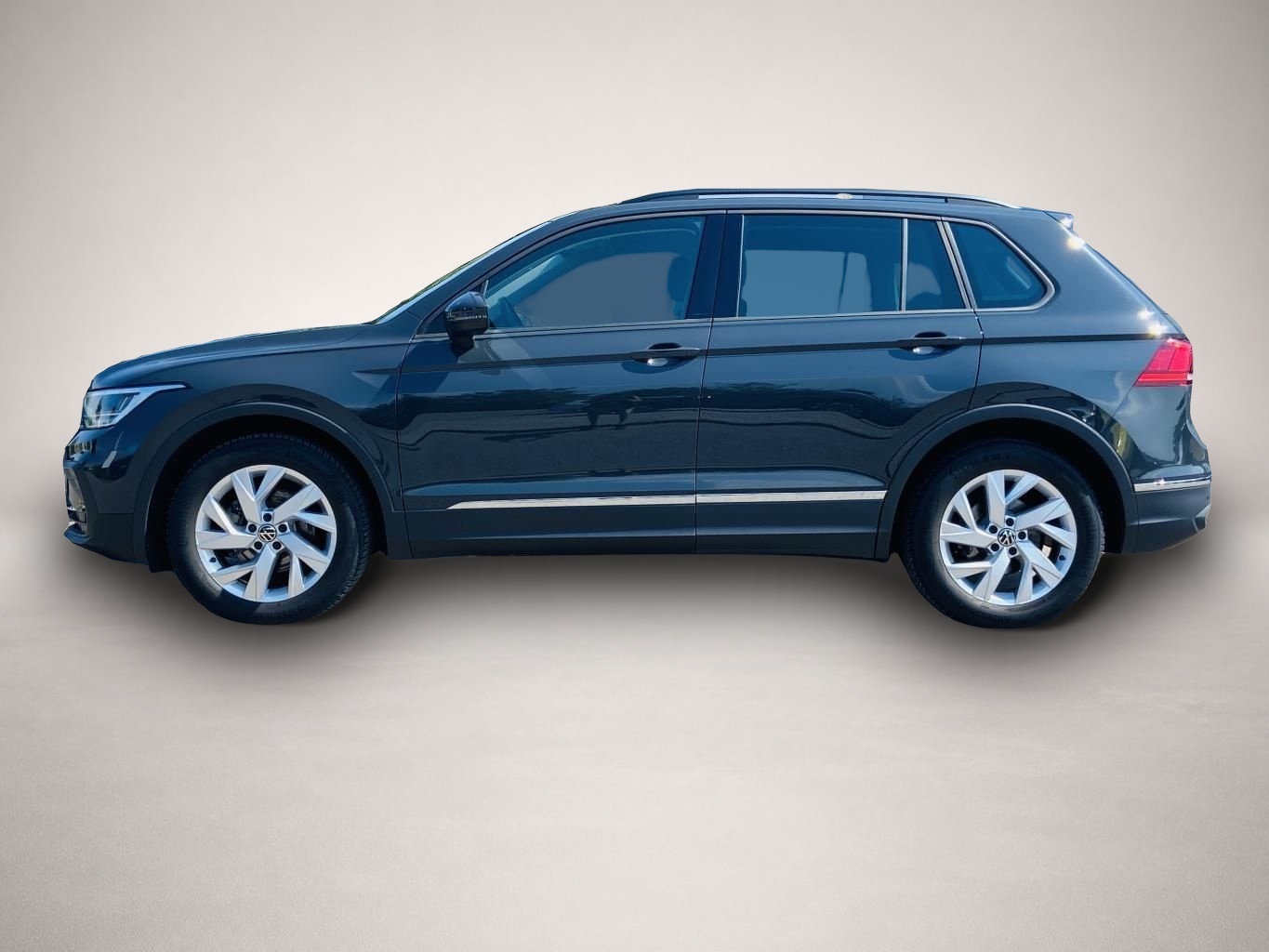Fotografie 2 des Volkswagen Tiguan 1.5 TSI LIFE APP-CONNECT+NAVI+LED+DAB+LAN