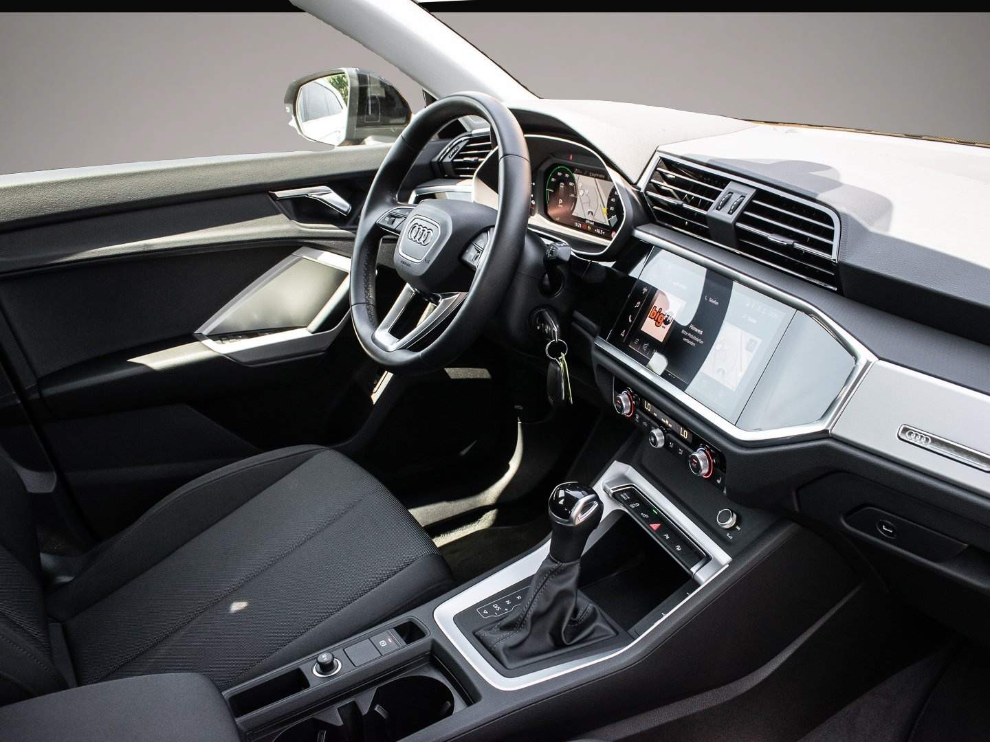 Bild 5 Audi Q3 45 TFSIe S-tronic Virtuell Navi Plus