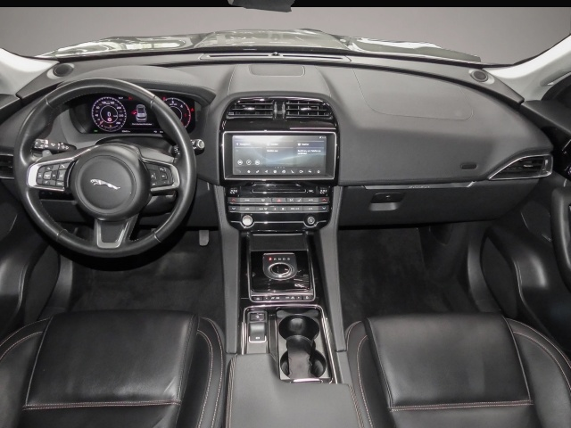 Bild 4 Jaguar F-Pace Prestige AWD 30d EU6d-T Allrad AHK-abnehm