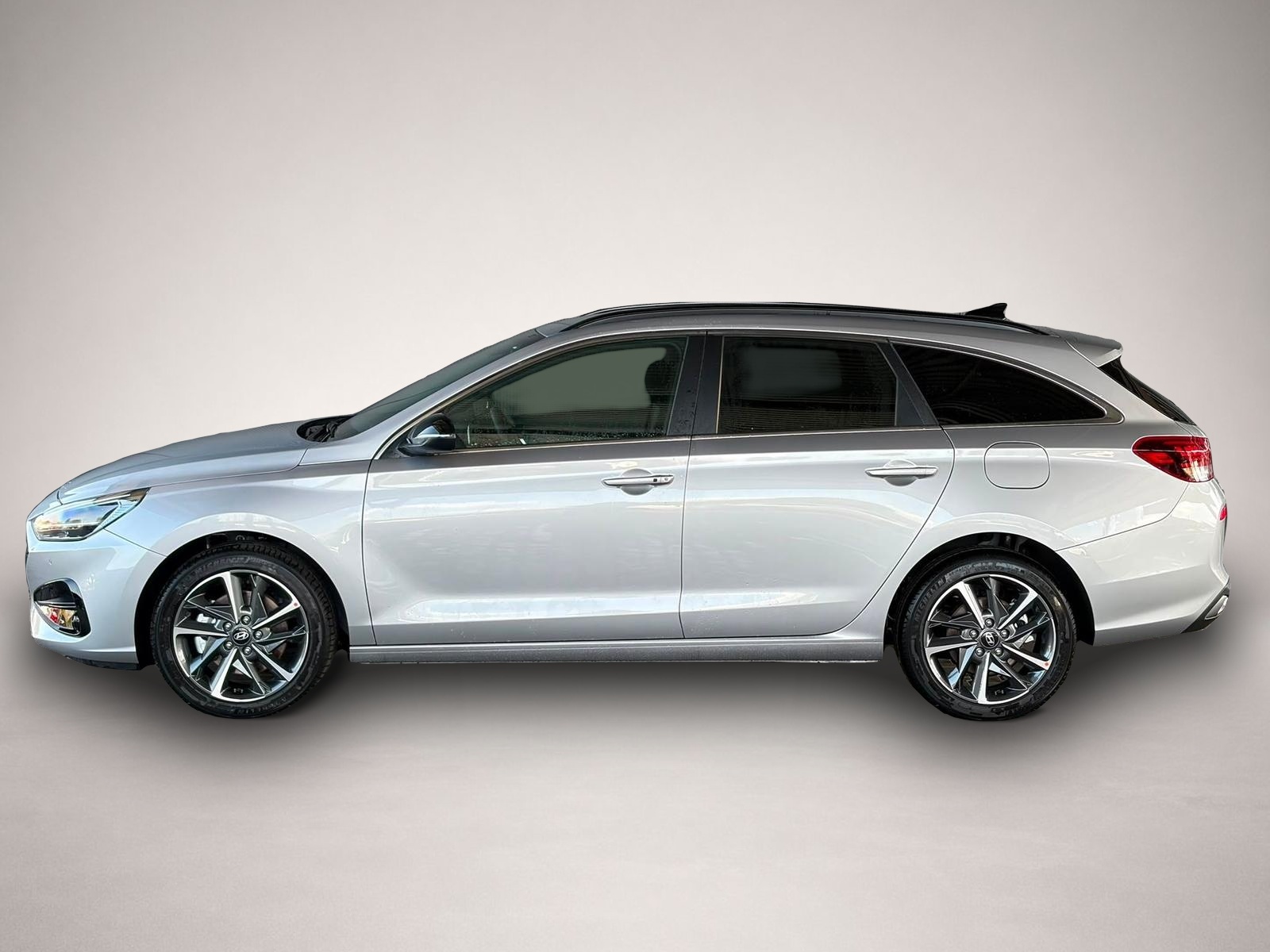 Fotografie 2 des Hyundai i30 Kombi Comfort Plus 1.0 T-GDI DCT Navi/ Totwi