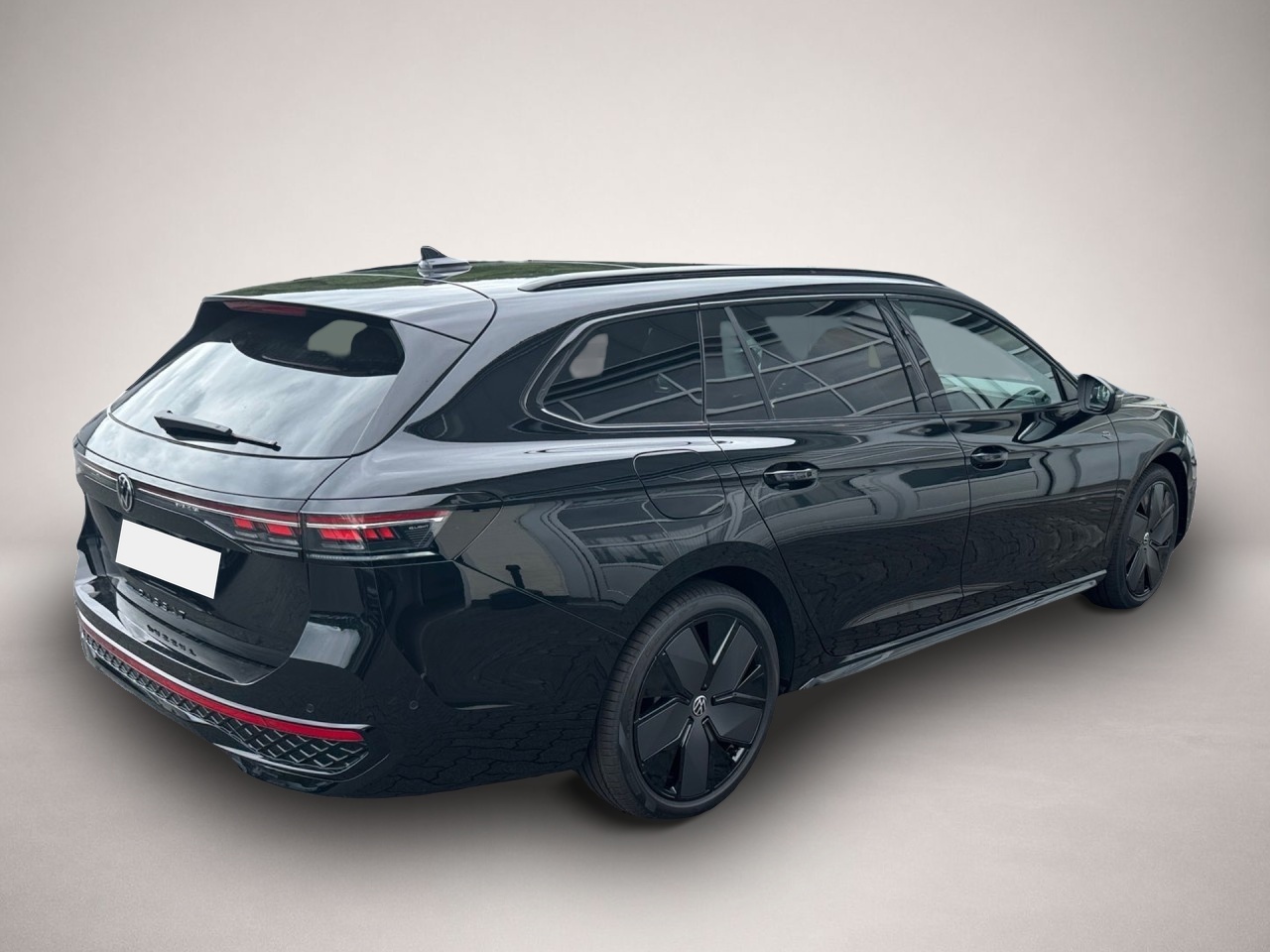 Bild 3 Volkswagen Passat Variant R-Line TDI AHK PANO Black NAVI