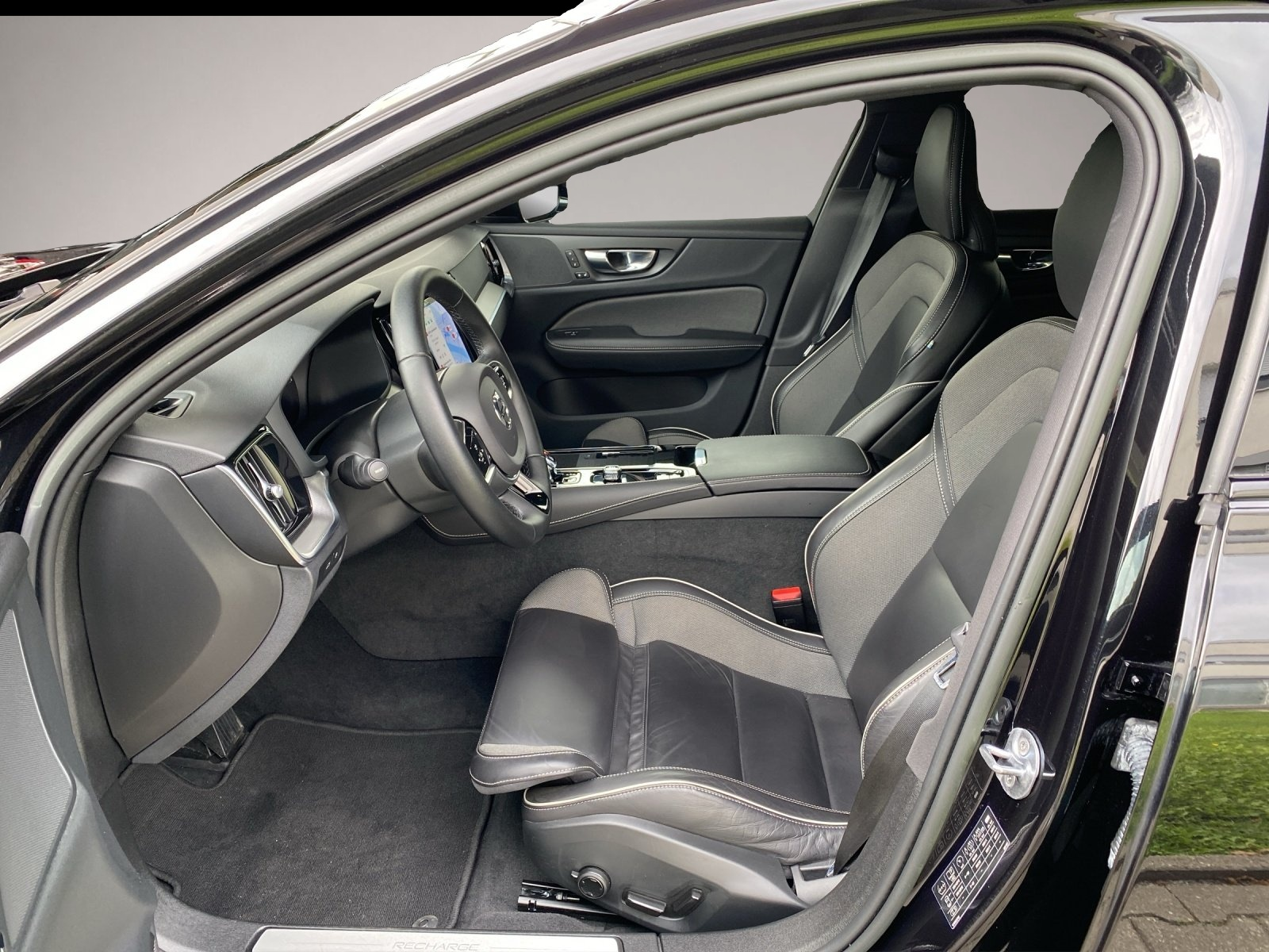 Bild 7 Volvo V60 T8 Plus Dark AWD*AHK*RFK*MMY*SHZ*StHzg*