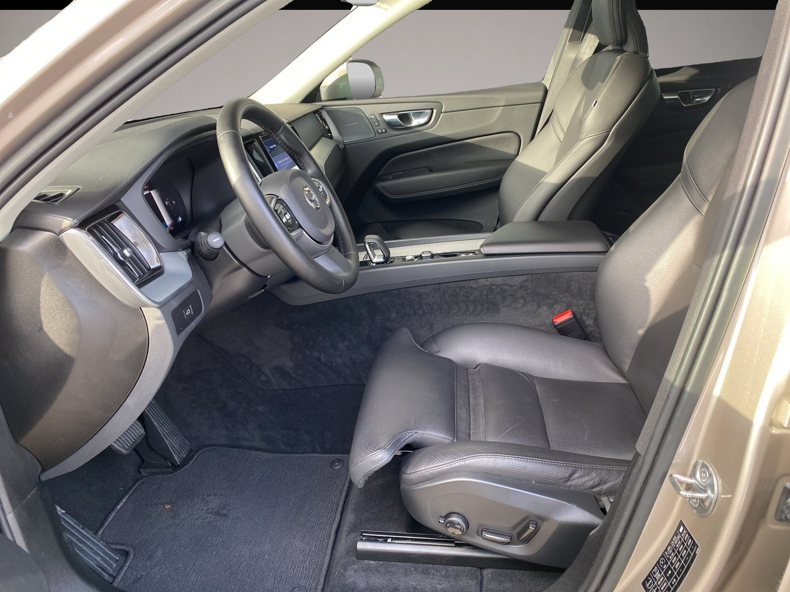 Bild 6 Volvo XC60 B5 Ultimate ACC+AHK+LED+SD*WinterP+