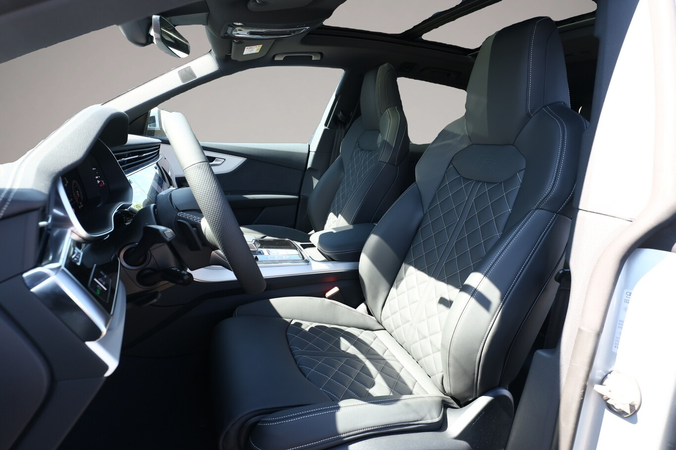 Bild 5 Audi Q8 2xS line AssistenzP+ 22Z Laser Pano B&O Leder