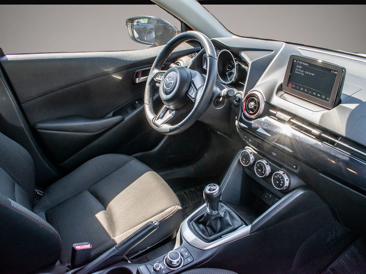 Bild 6 Mazda 2 Homura AD LED Apple CarPlay Android Auto Klima