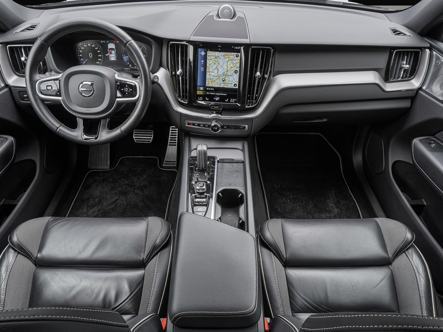 Bild 5 Volvo XC60 R Design AWD StandHZG AHK Navi Digitales Co