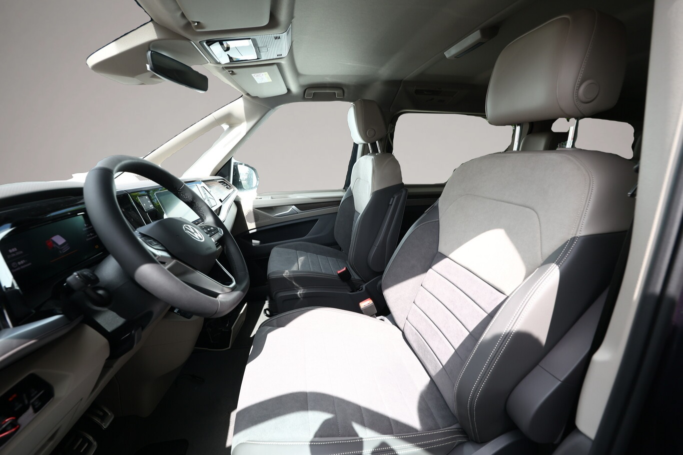 Bild 5 Volkswagen T7 Multivan L2 Style Tisch Matrix Nav eHK Keyl