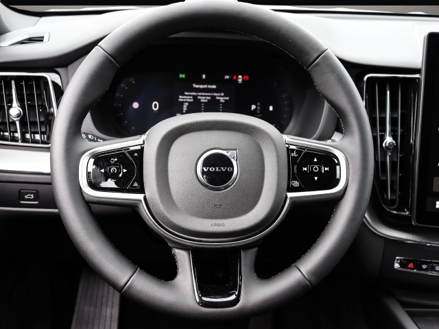 Bild 5 Volvo XC60 B5 Benzin AWD Plus Black Edition Lagom-Pake