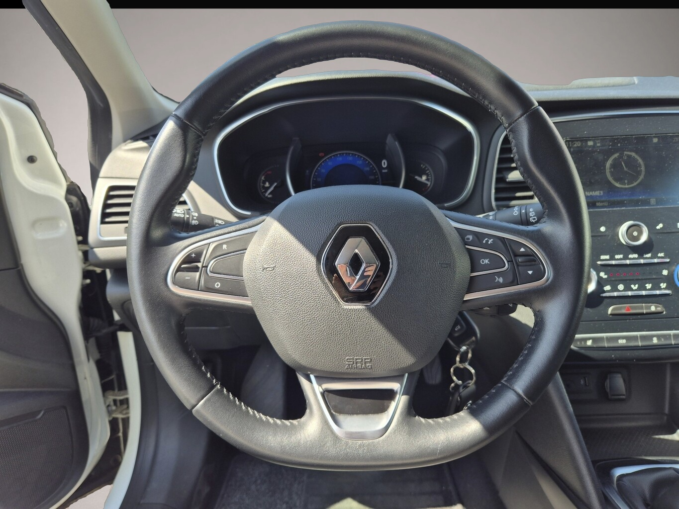 Bild 7 Renault Megane IV 1.3 TCe 140 Limited Nav SHZ PDC Kam