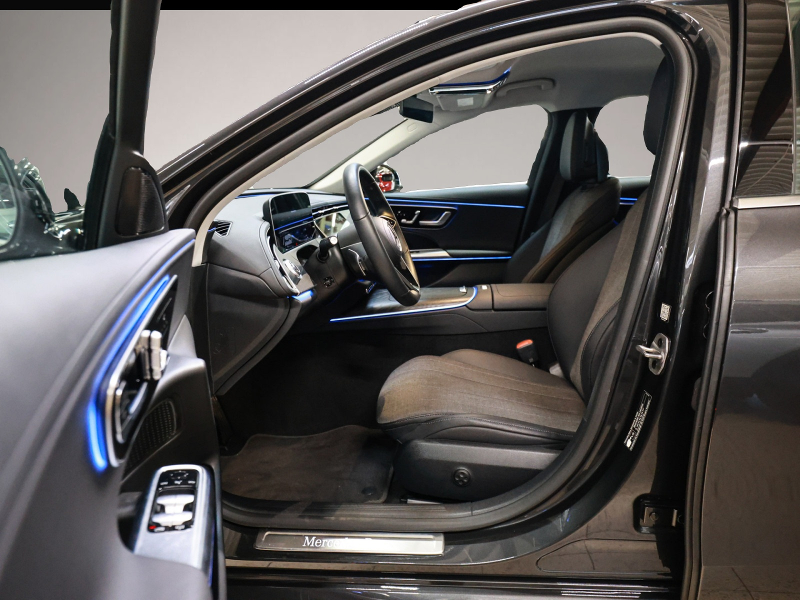 Bild 7 Mercedes-Benz E 300