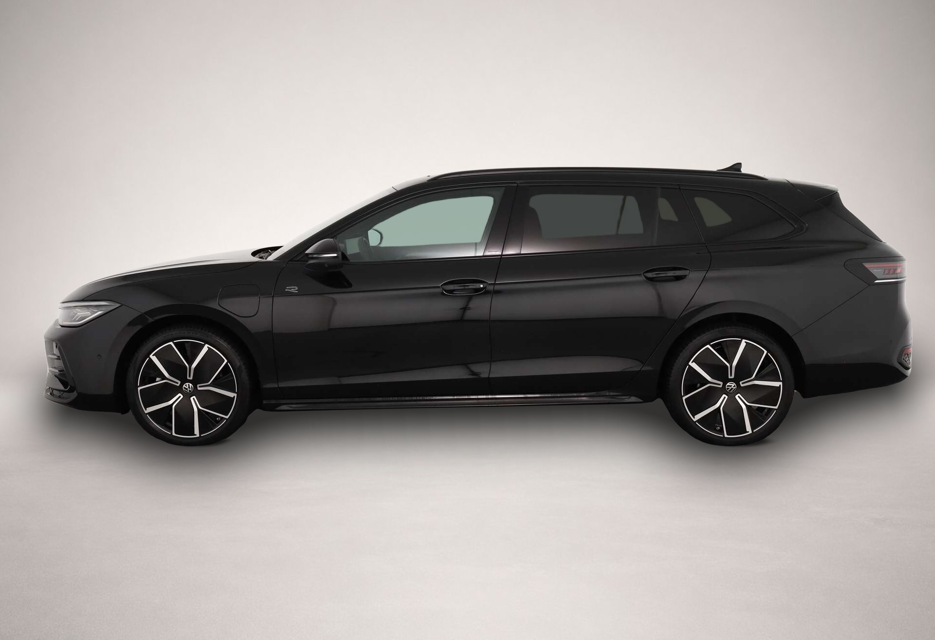 Bild 4 Volkswagen Passat 1.5 eHybrid R-Line Signature