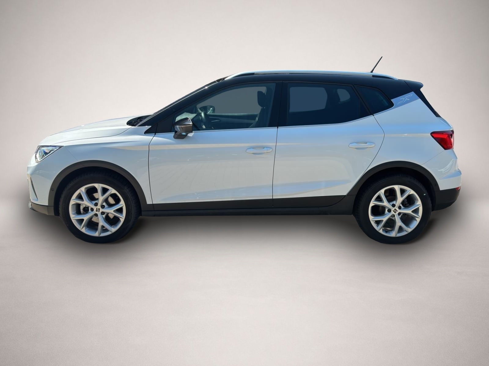 Bild 3 Seat Arona 1.0 TSI DSG AB228EUR FR NAVI REAR VIEW SHZ