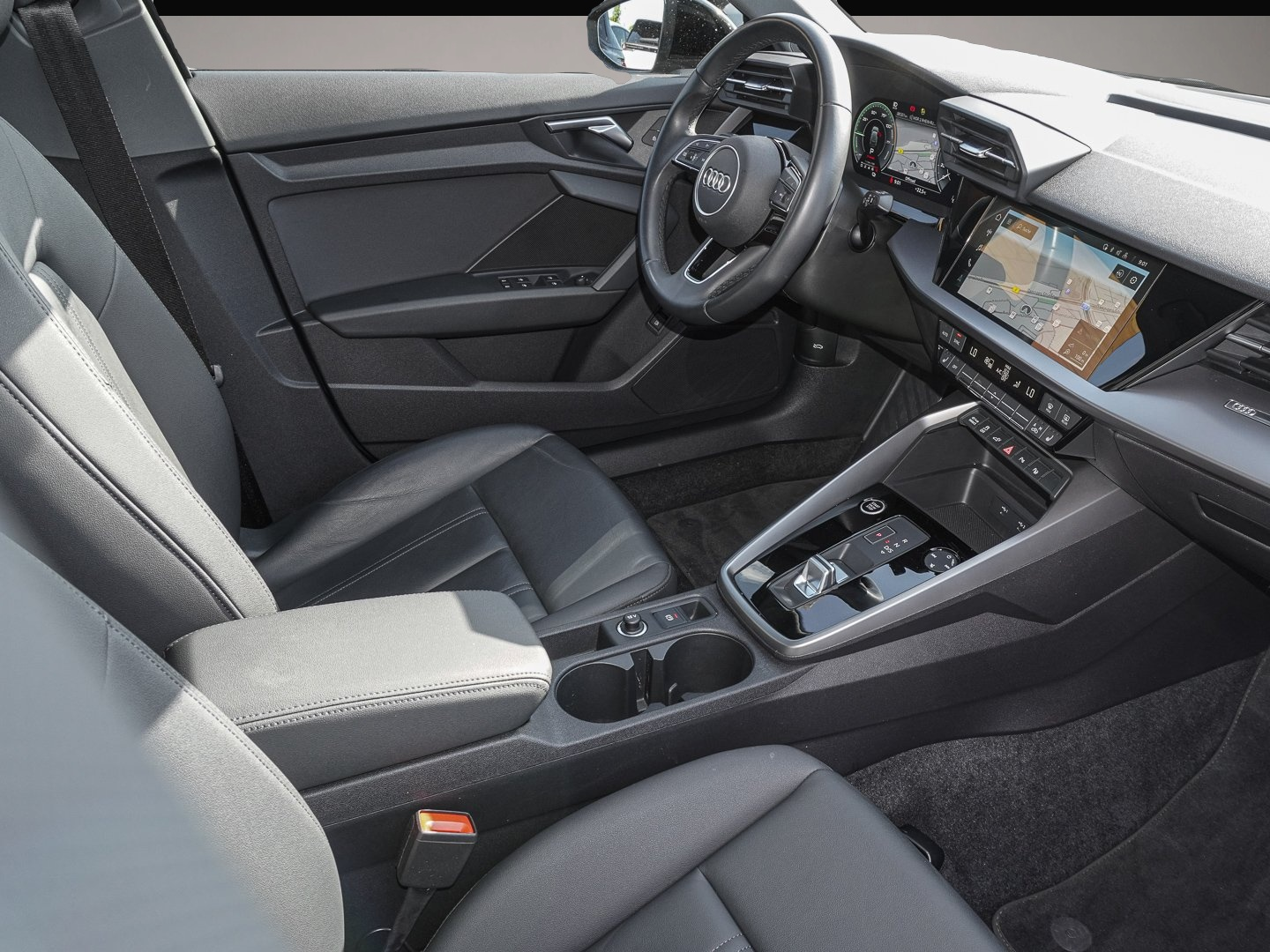 Bild 5 Audi A3 Sportback 40 TFSIe S-tronic Pano Virtuell Nav