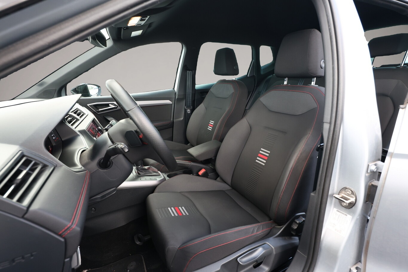 Bild 6 Seat Arona 1.0 TSI 115 DSG FR LED Nav ParkAs SHZ Kam