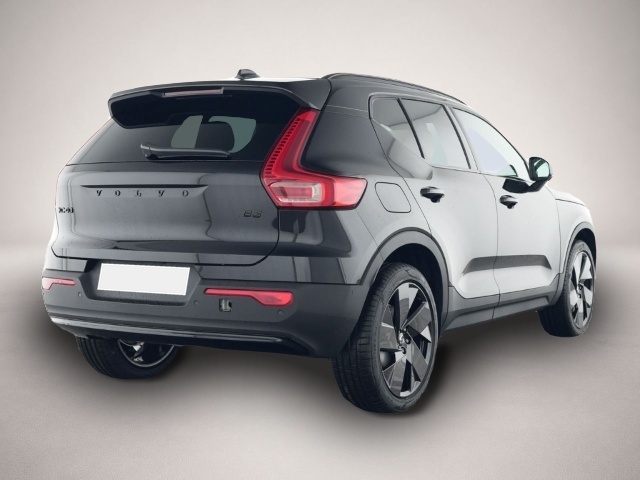 Bild 2 Volvo XC40 Plus Black Edition 2WD StandHZG Digitales C