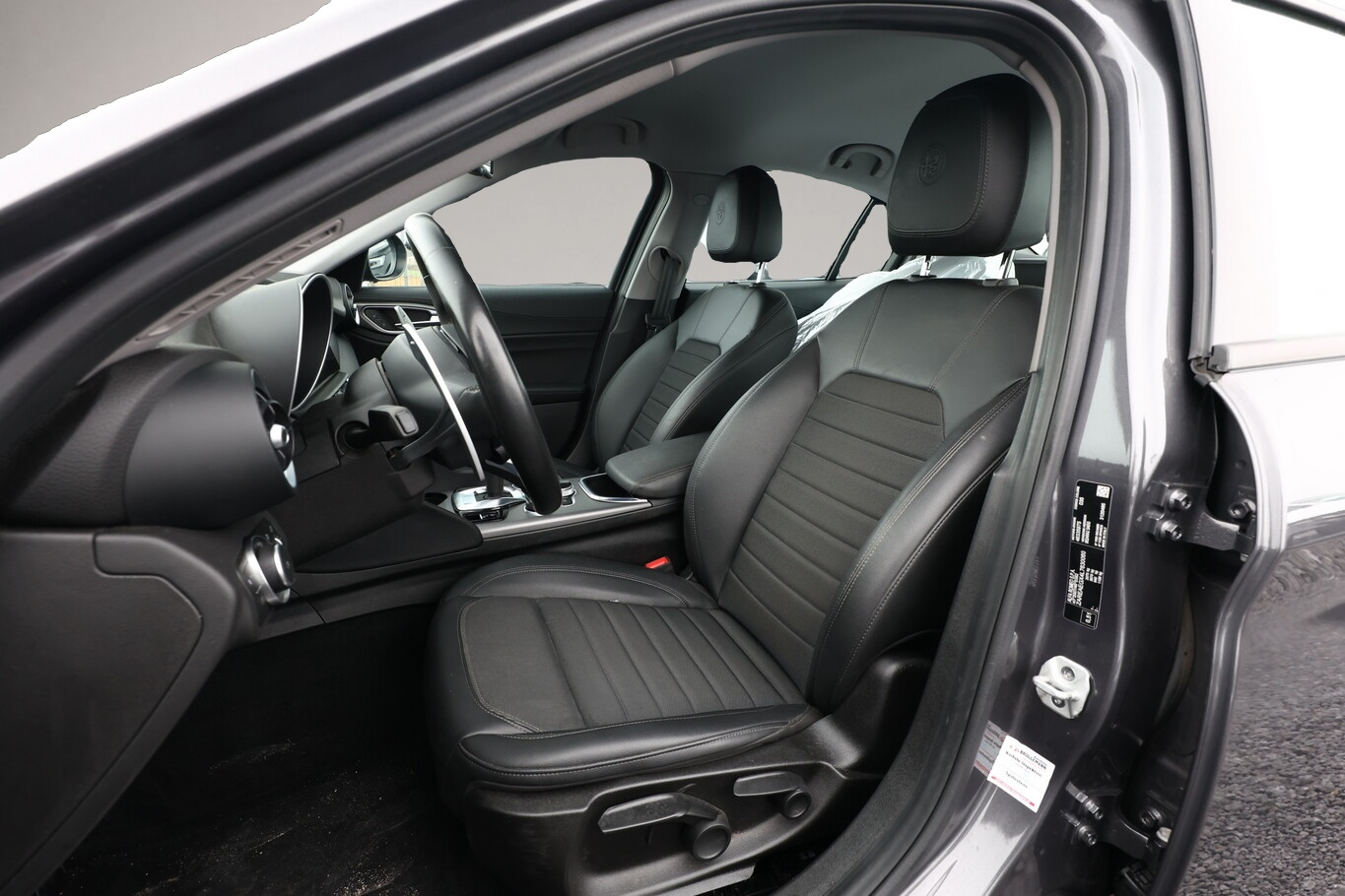 Bild 5 Alfa Romeo Giulia 2.2 Turbo 160 AT8 Sprint Nav Kam Keyless