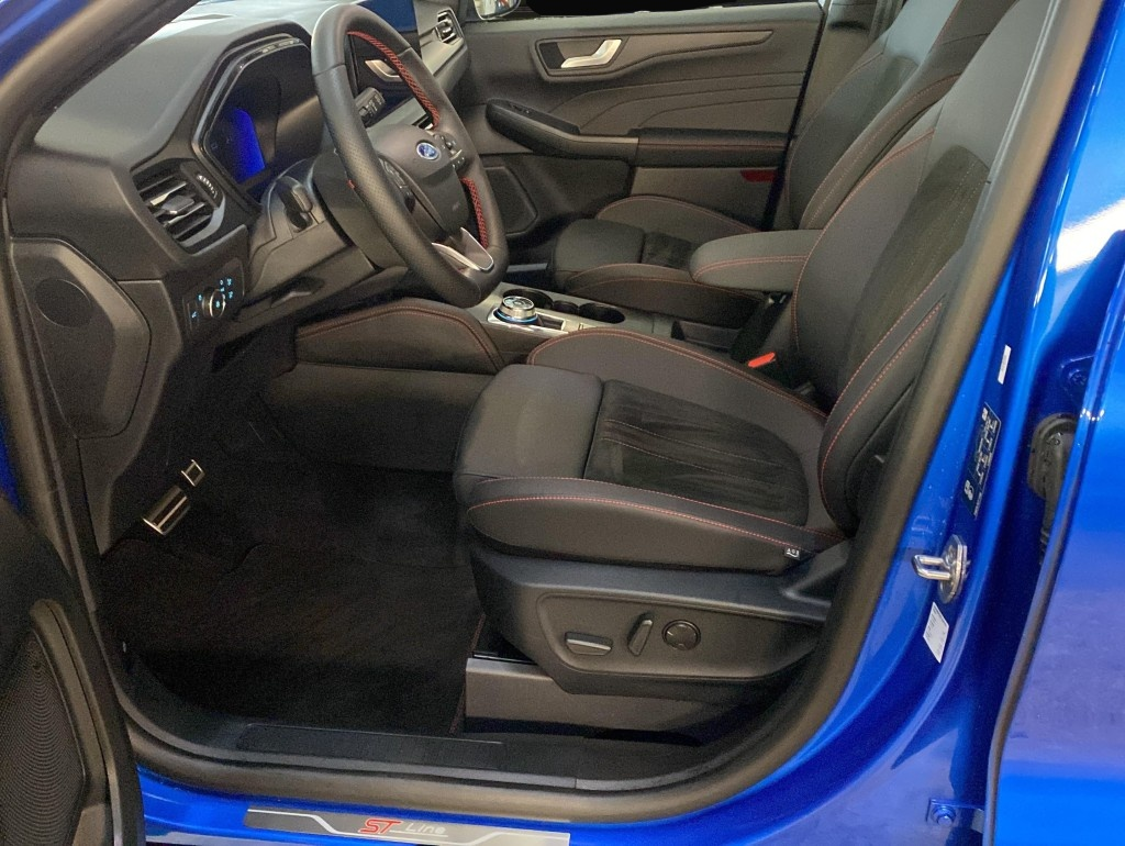 Fotografie 6 des Ford Kuga 1.5 EB ST-Line X*20 Zoll*Pano*B+O*ACC