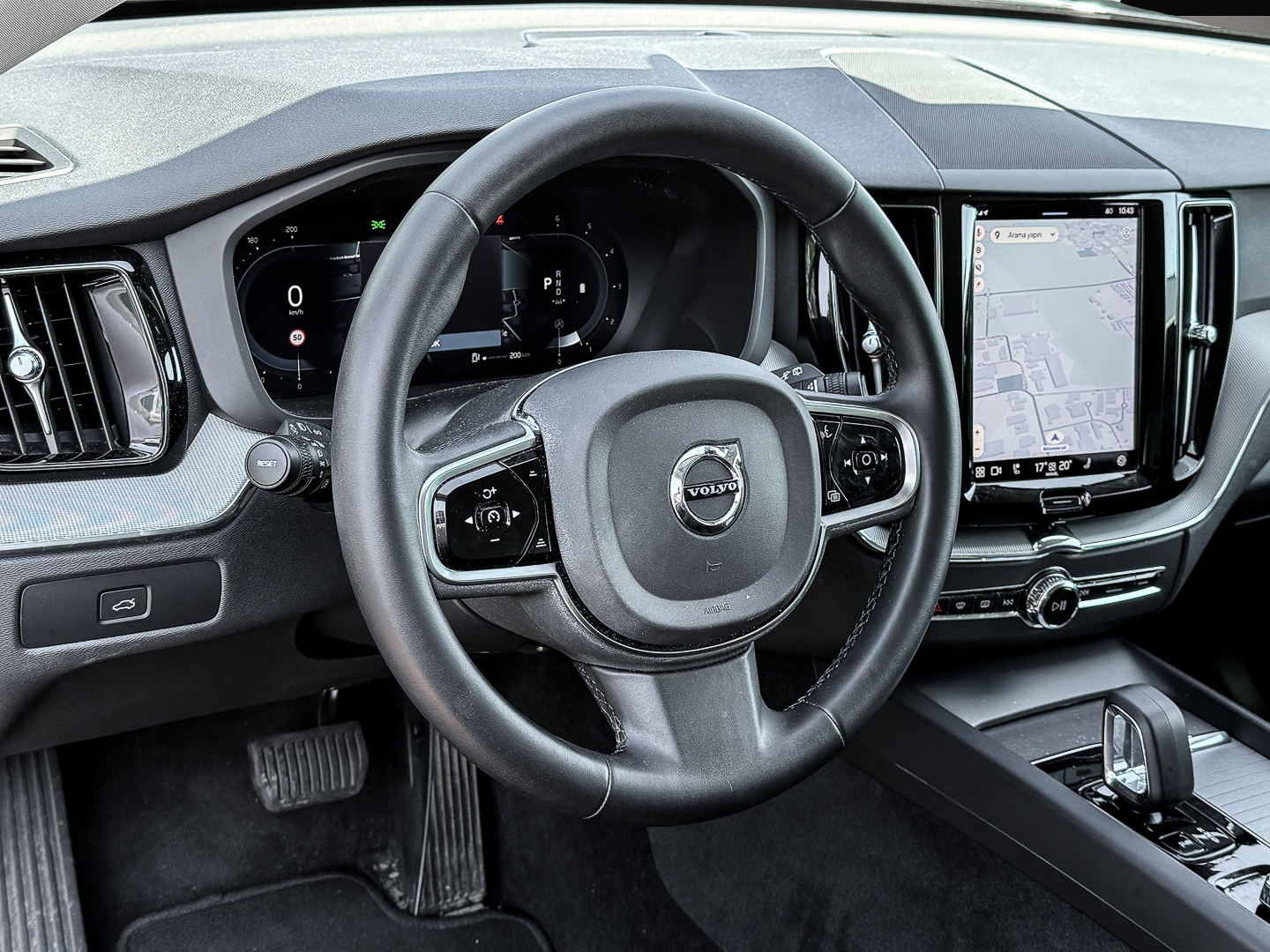 Bild 6 Volvo XC60 Plus Dark 2WD B4 Diesel EU6d Digitales Cock