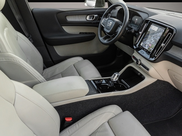 Bild 6 Volvo XC40 Ultimate Dark AWD AHK Leder Digitales Cockp