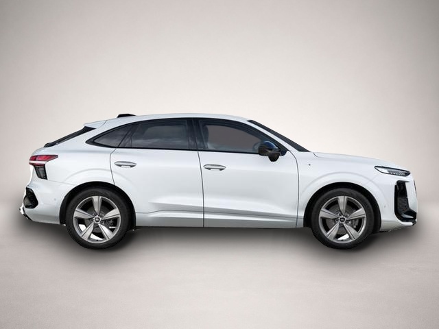 Bild 2 Audi Q3 Sportback NEU TFSI quattro S line Tech+AHK+Alu1.
