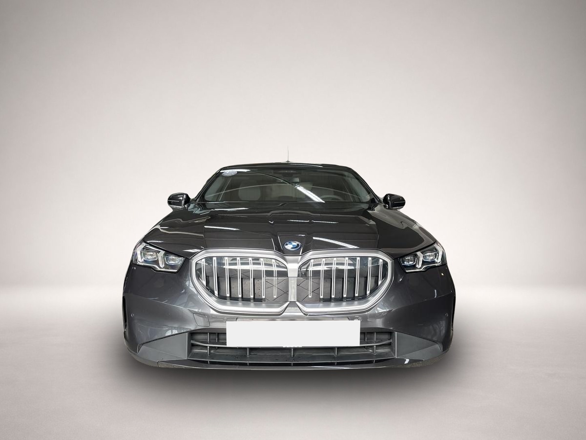 Bild 2 BMW 550 e xDrive LED Pano Live Cockpit Prof. ACC H&K