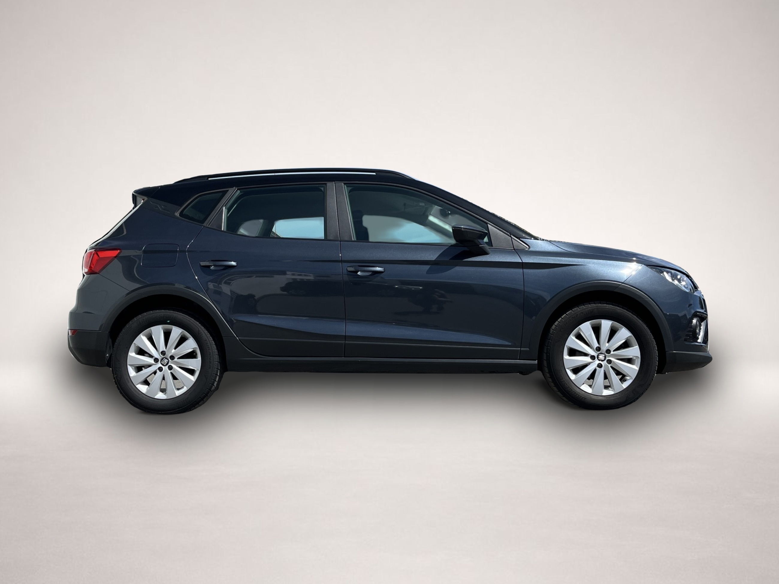 Fotografie 4 des Seat Arona 1.0 TSI Style Navi DAB SHZ PDC