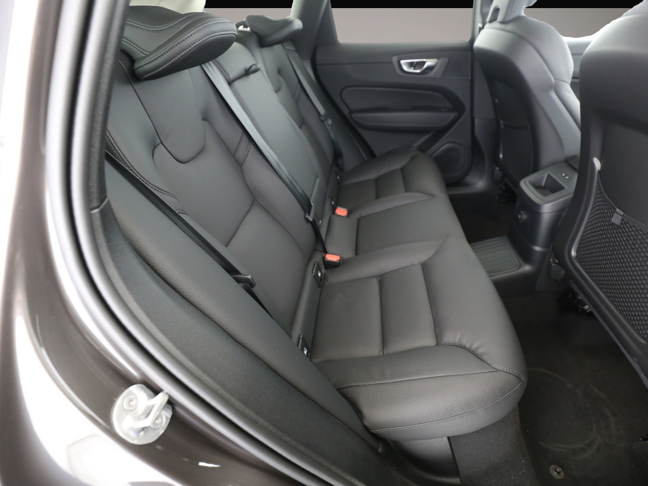 Bild 4 Volvo XC60 Ultra Dark Recharge Plug-In Hybrid AWD T8 T