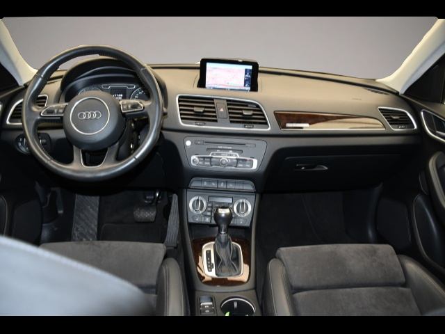 Bild 4 Audi quattro Q3 2.0 TFSI S-tronic quattro Pano /Einparkhi