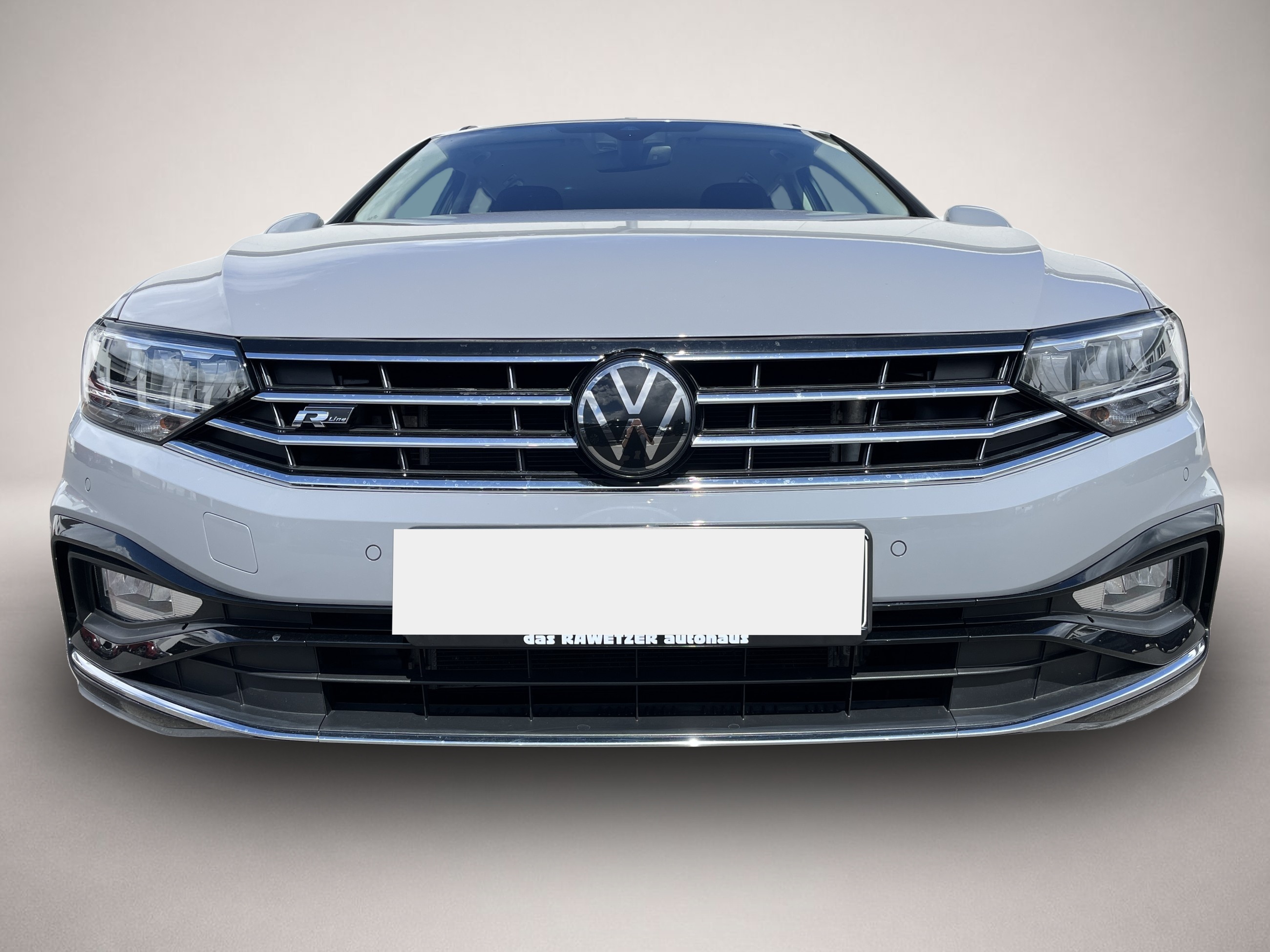 Fotografie 3 des Volkswagen Passat Variant 1.5 TSI DSG R-Line AHK STHZ Navi