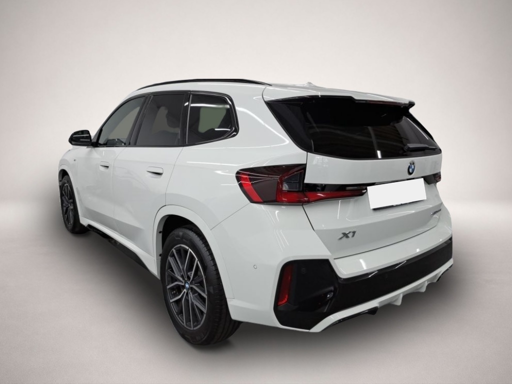 Bild 2 BMW X1 sDrive20i Aut. M Sportpaket NAVI RFK PANO LED