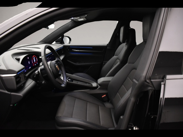 Bild 3 Porsche Macan 4 Electric ALLRAD/20