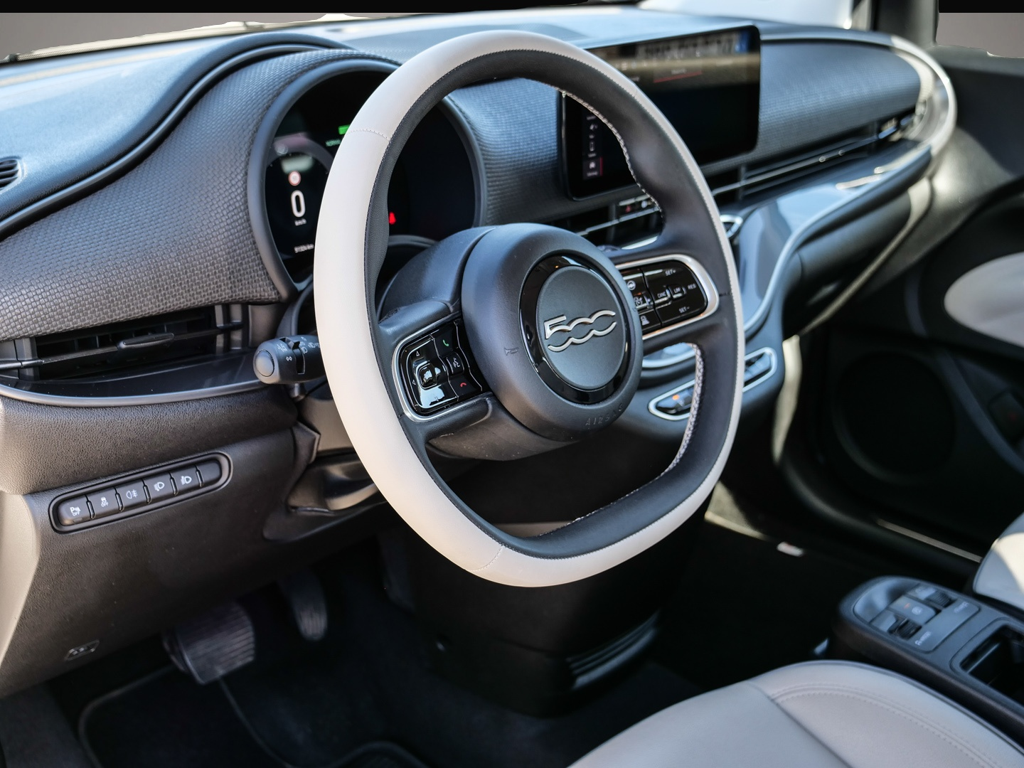 Bild 3 Fiat 500e La Prima by Bocelli Navi Leder LED Apple C