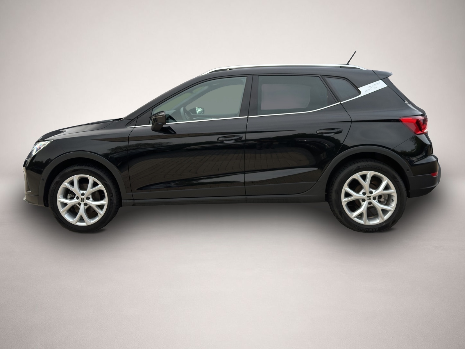 Fotografie 3 des Seat Arona 1.5 TSI DSG AB254EUR FR AHK ALCANTARA NAVI